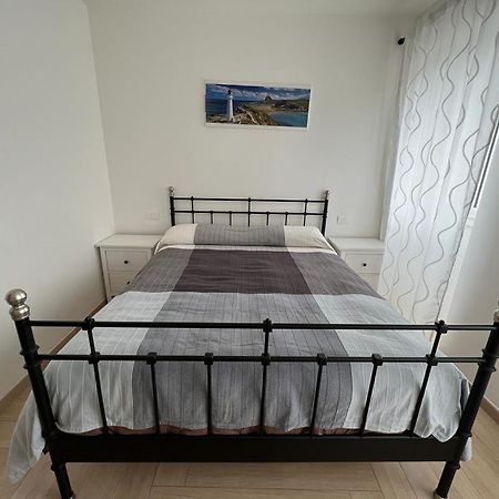 Апартаменты Appartato A 5 Minuti Dal Mare Империя Экстерьер фото