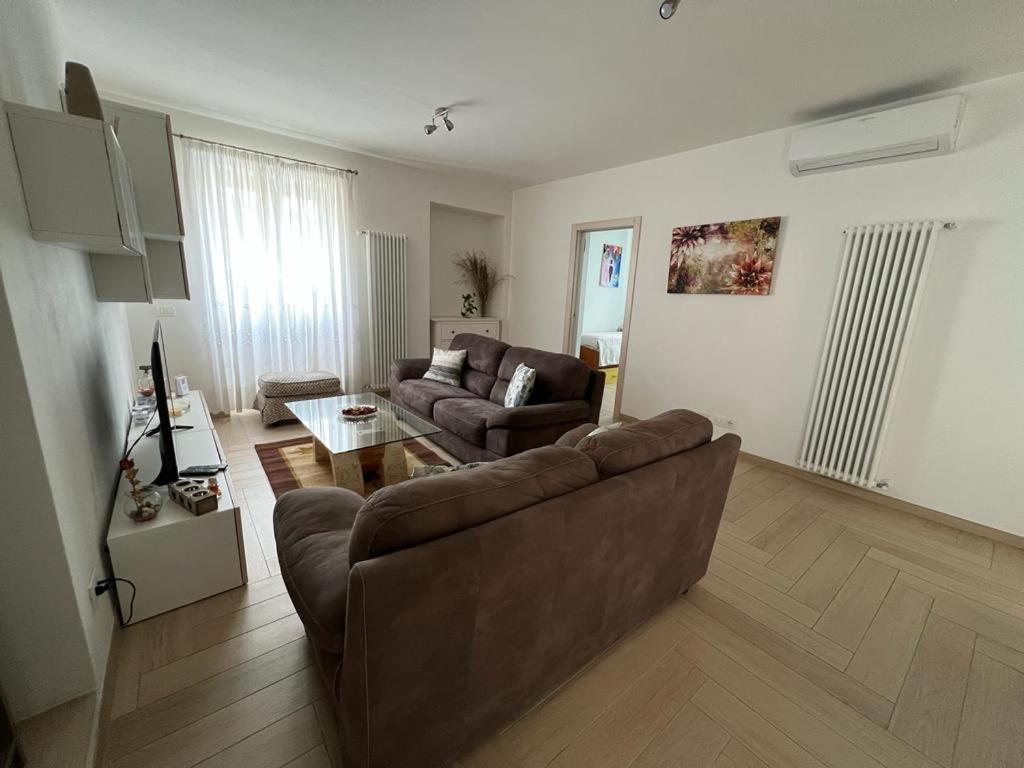 Апартаменты Appartato A 5 Minuti Dal Mare Империя Экстерьер фото